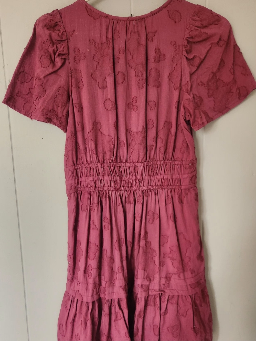 Anthropologie Women's Short Sleeve Deep V Tiered Dress in Wine - Picture 6 of 6
